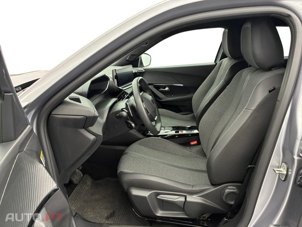 Peugeot 2008 Hybrid Allure e-DCS6