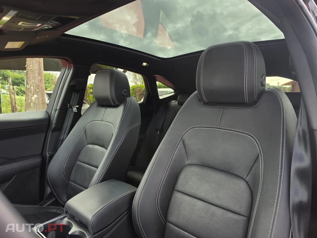 Jaguar E-Pace 1.5 P300e R-Dynamic S AWD Aut.