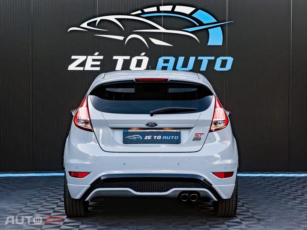 Ford Fiesta ST 200
