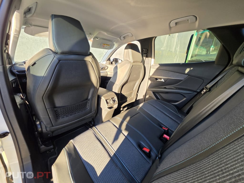 Peugeot 3008 1.6 Hybrid4 Allure Pack e-EAT8
