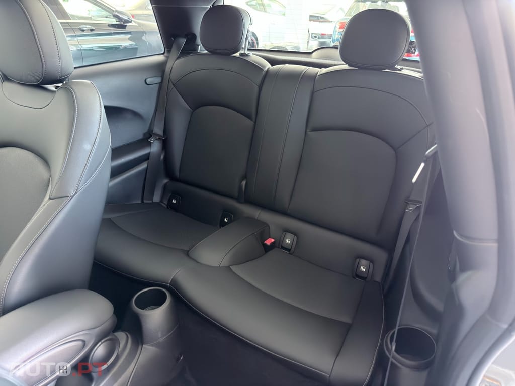 MINI Cooper Cooper SE Premium Classic