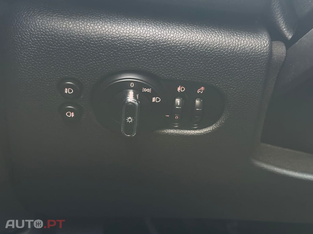 MINI Cooper One Blackyard