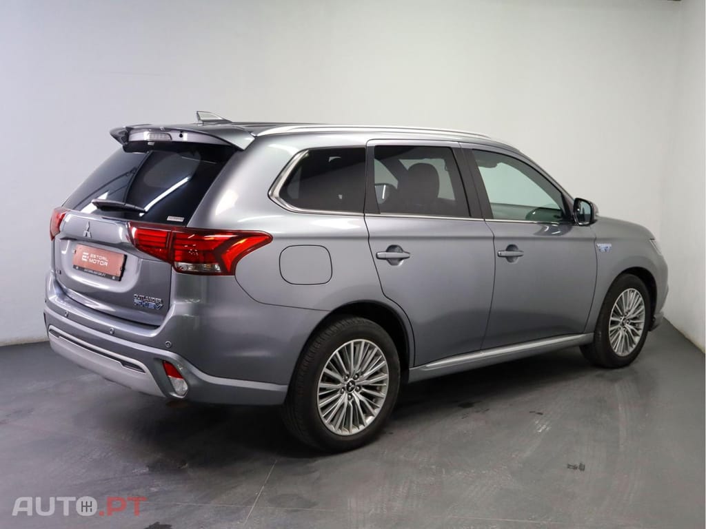 Mitsubishi Outlander 2.4 PHEV Instyle