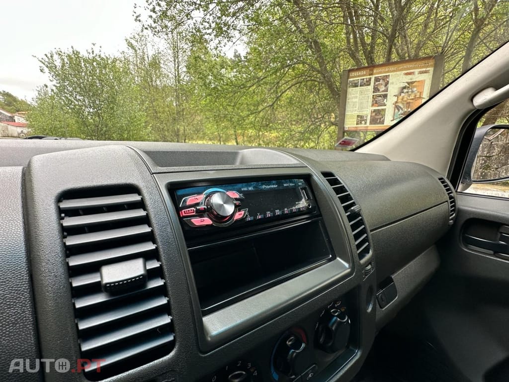 Nissan Navara 2.5 dCi CD LE 4WD