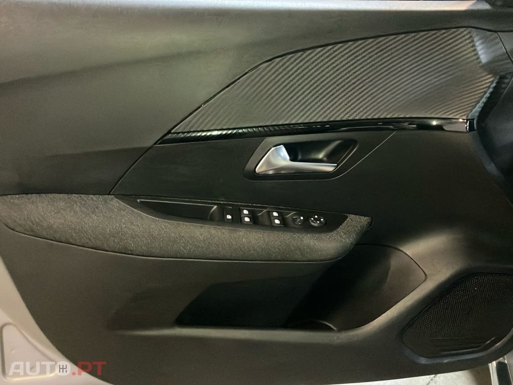 Peugeot 208 1.2 Hybrid Style e-DCS6
