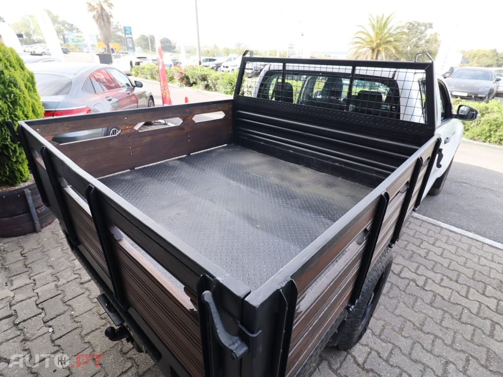 Toyota Hilux 2.4 D-4D 4WD CD CH