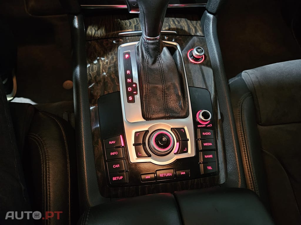 Audi Q7 3.0 V6 TDi quattro Tiptronic (2010-2011)