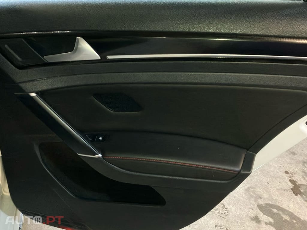 Volkswagen Golf 2.0 TSI GTI DSG Performance