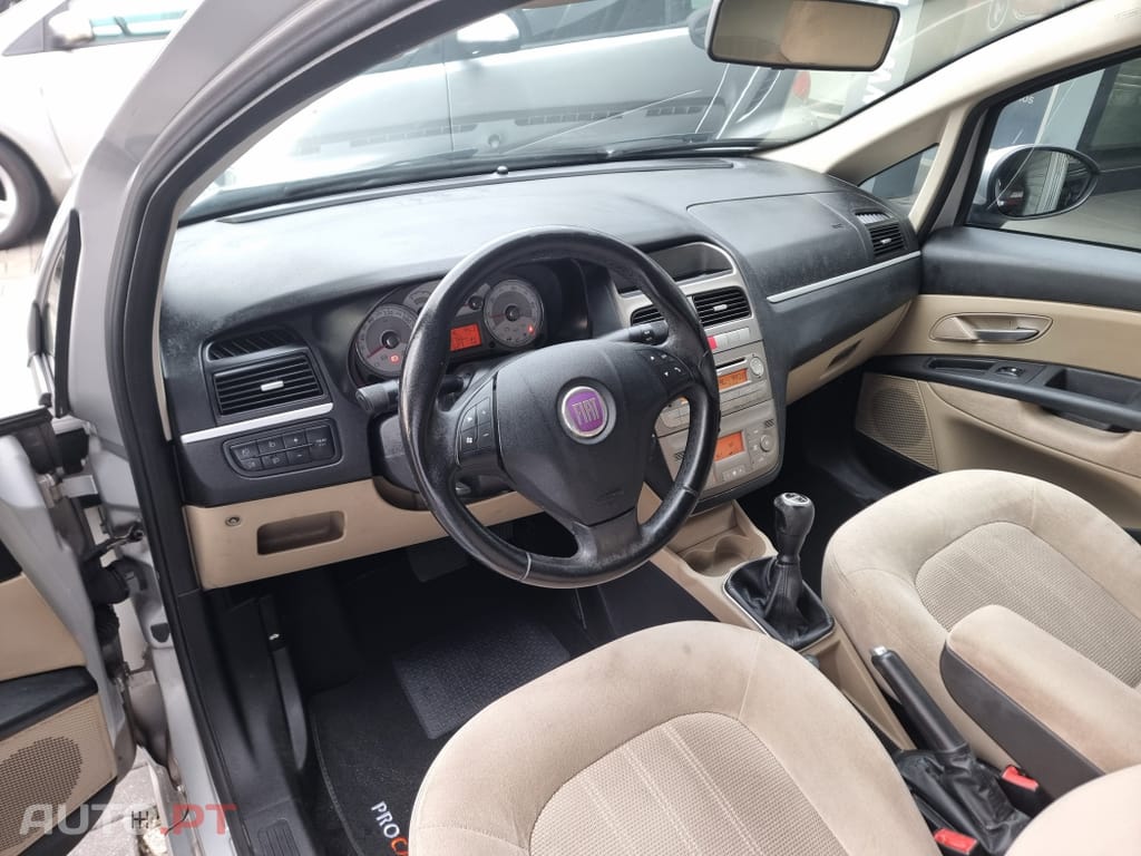 Fiat Linea 1.3 M-Jet Emotion Dualogic