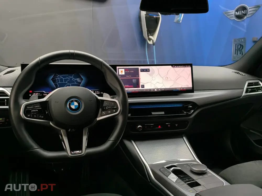 BMW 330 e Pack Desportivo M Pro Auto