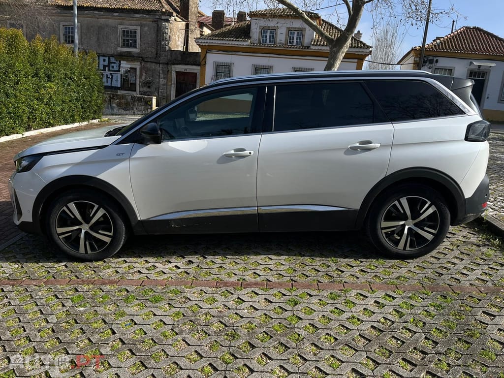 Peugeot 5008 GT HYBRID 136CV