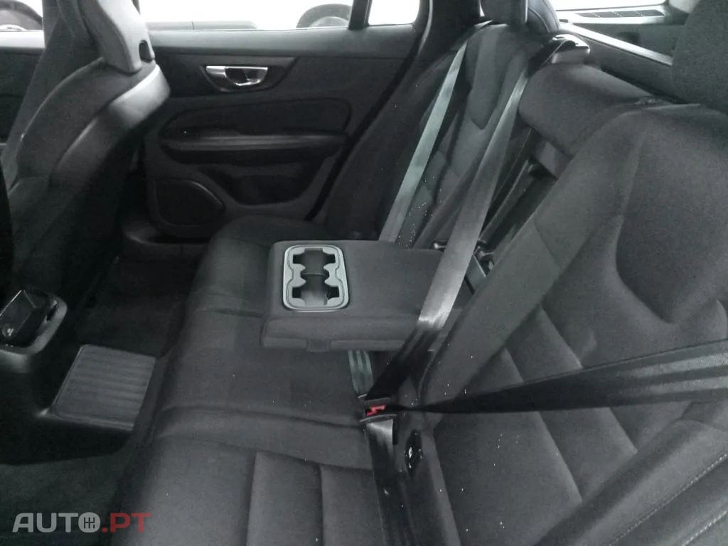 Volvo V60 2.0 T8 AWD TE Momentum
