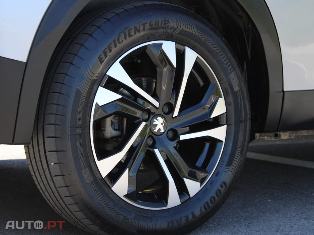 Peugeot E-2008 Allure