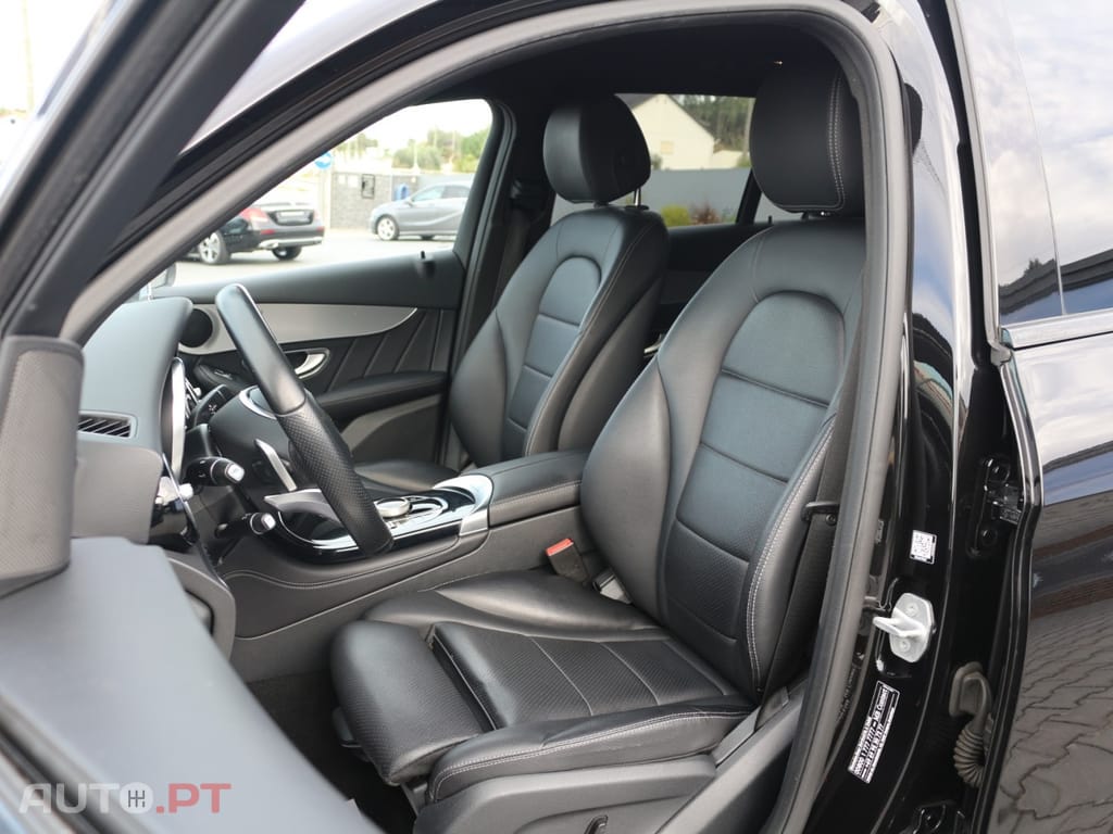 Mercedes-Benz GLC 220 D 4 Matic AMG Pack Night