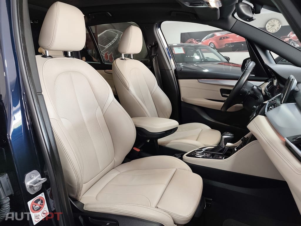 BMW 218 d Line Luxury Auto