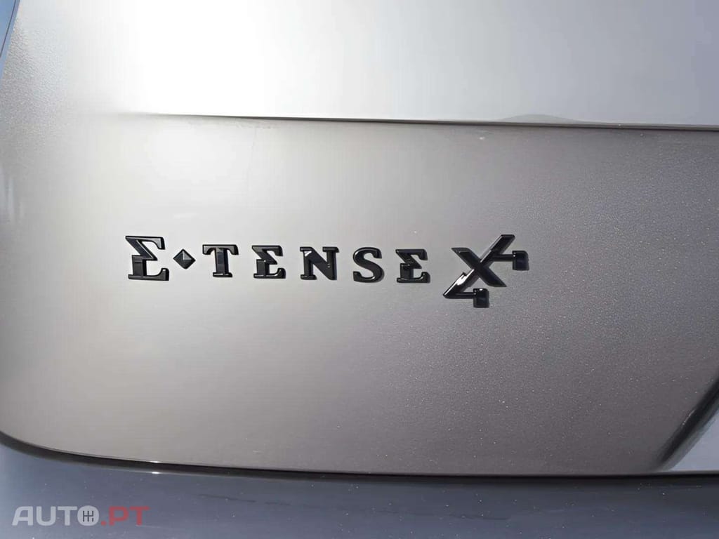 DS DS7 E-Tense 4x4 Performance Line +