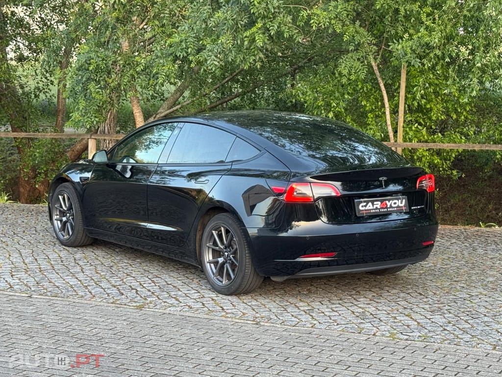 Tesla Model 3 Long-Range Dual Motor AWD