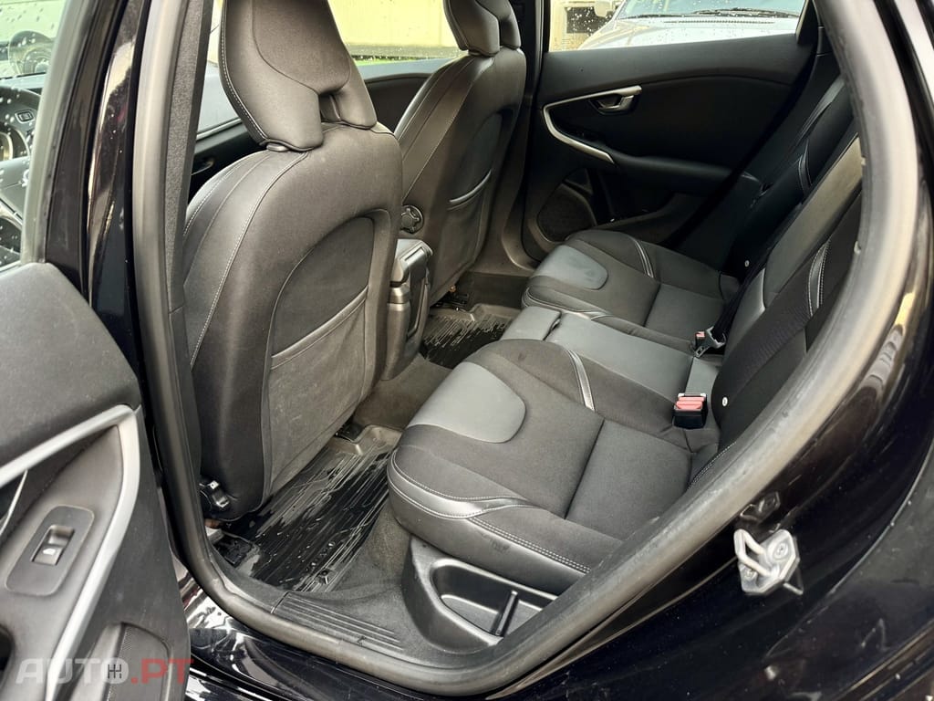 Volvo V40 2.0 D3 Momentum