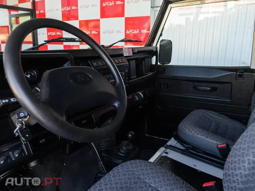 Land Rover Defender 90 SW 2.5 Td5 E