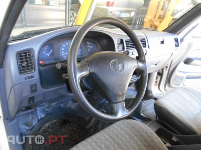 Toyota Hilux 2.5D-4D