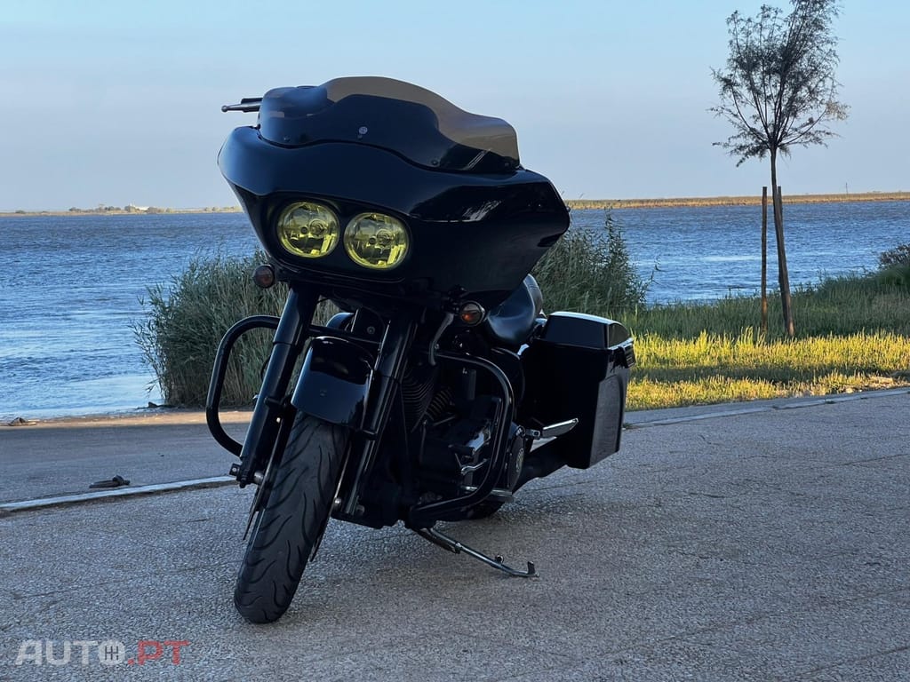 Harley Davidson Road road glade