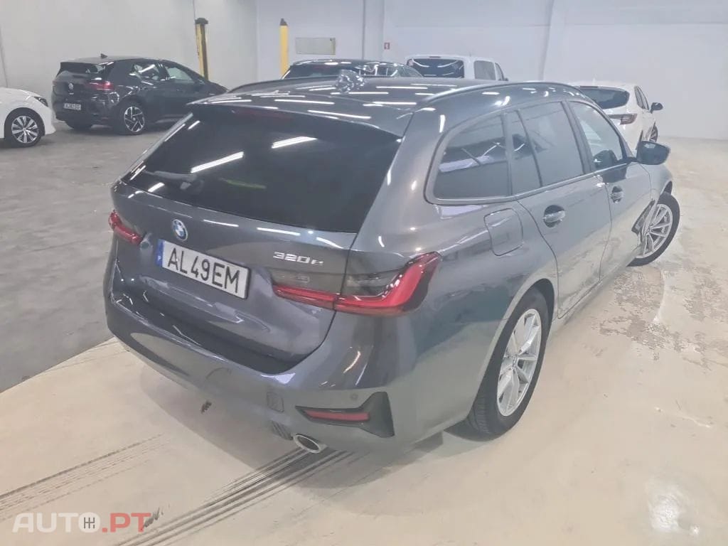 BMW 320 e Touring Corporate Edition Auto