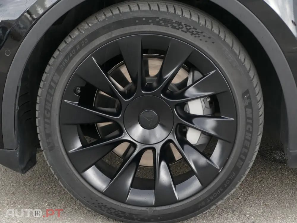 Tesla Model Y Long Range Tração Integral