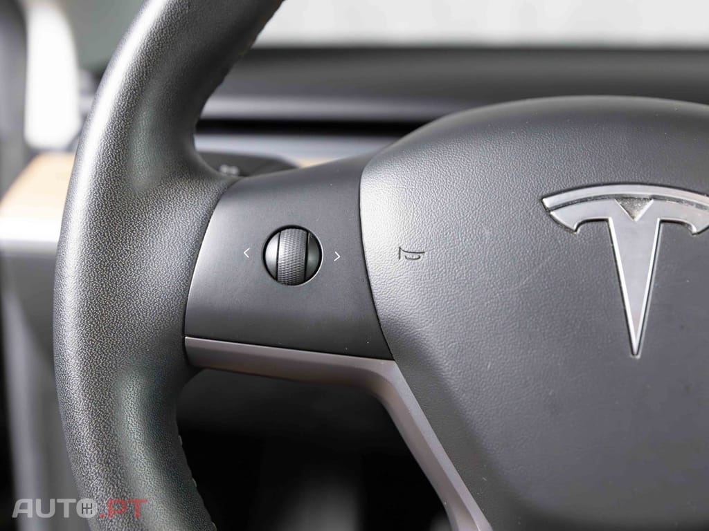 Tesla Model 3 Standard Range Plus RWD