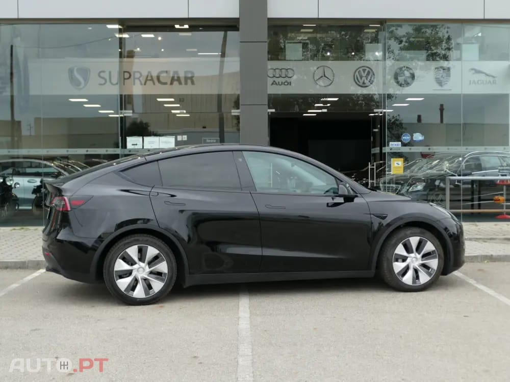 Tesla Model Y Standard