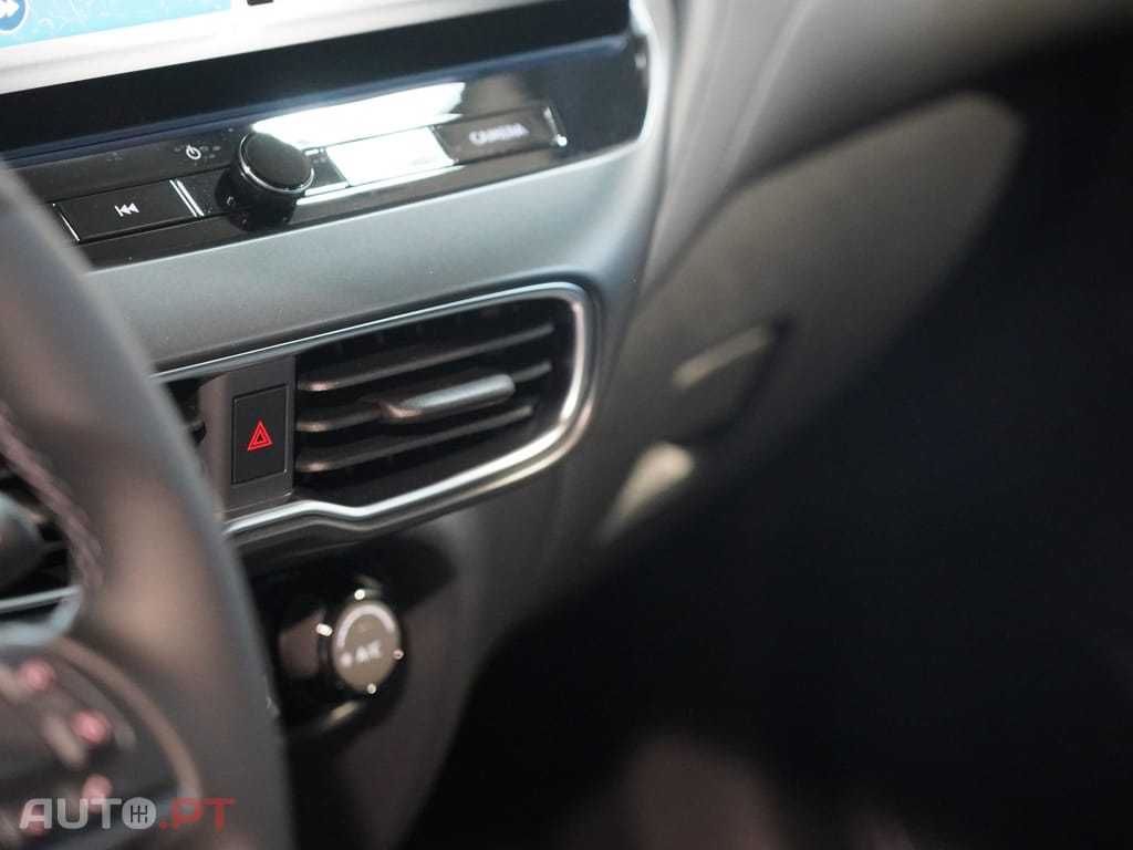 Nissan Juke 1.0 DIG-T N-Connecta DCT