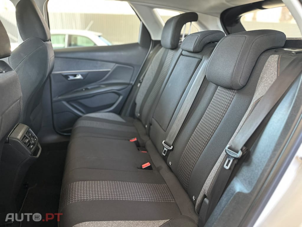 Peugeot 3008 1.6 HDi Allure