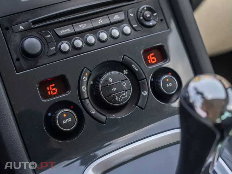 Peugeot 5008 1.6 E-HDi 7L SE Style 2-Tronic