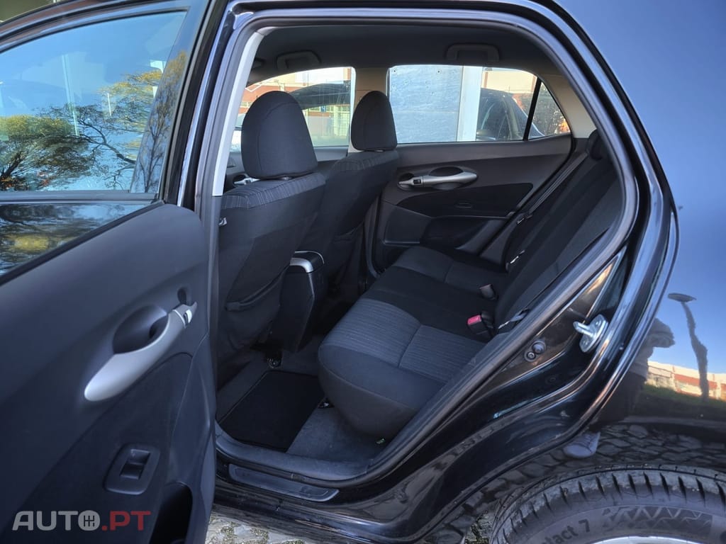 Toyota Auris 1.4 D-4D MMT Sol