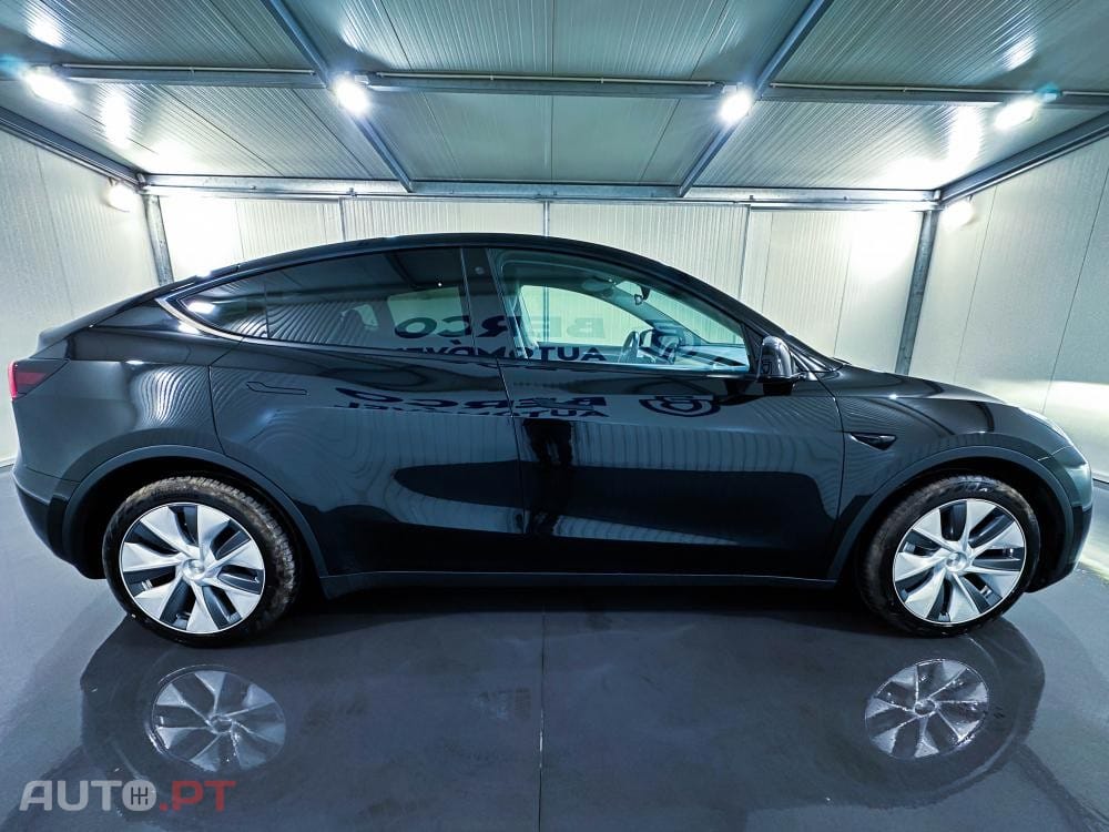 Tesla Model Y Long Range Dual Motor AWD
