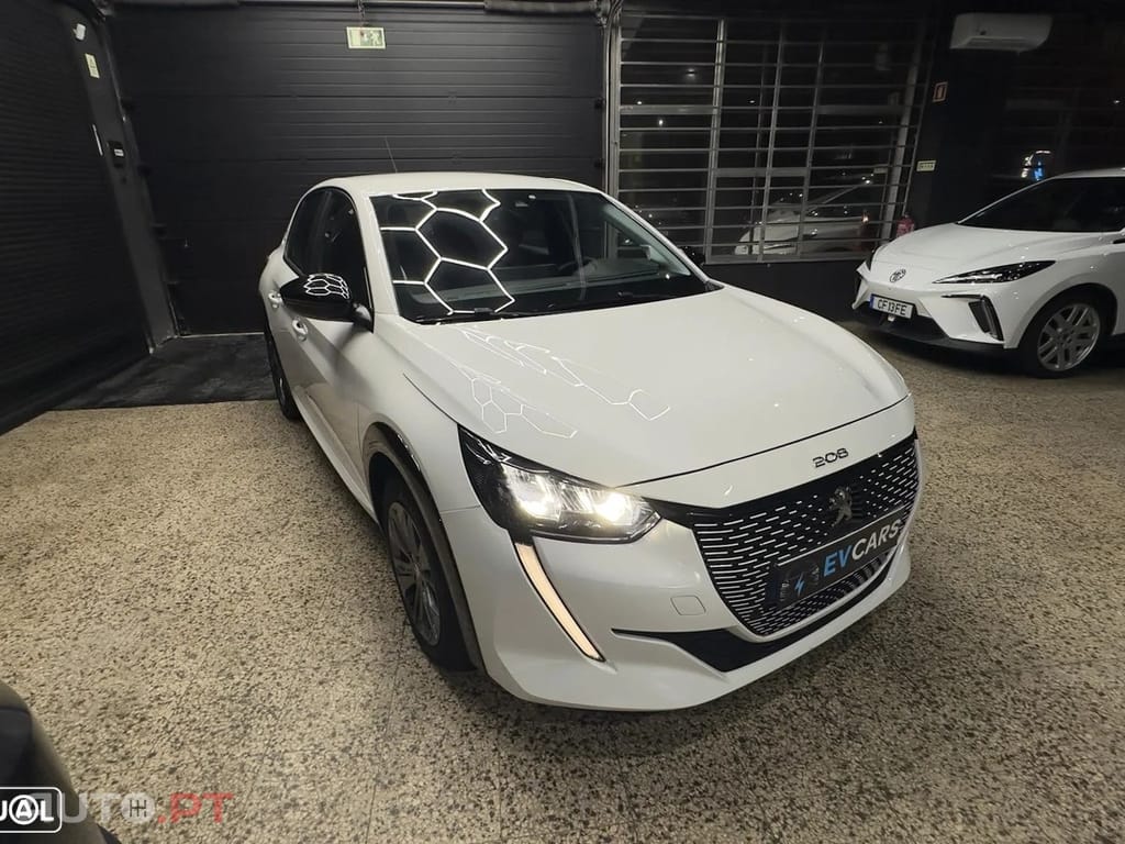 Peugeot E-208 50 kWh Active Pack