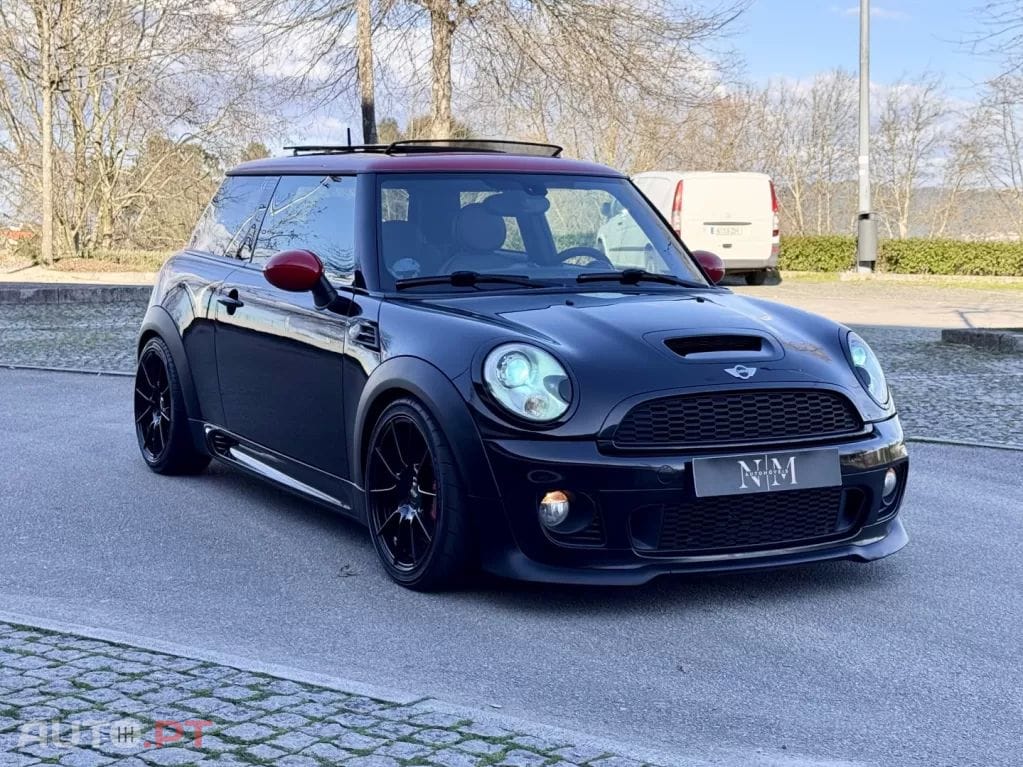 MINI John Cooper Works .