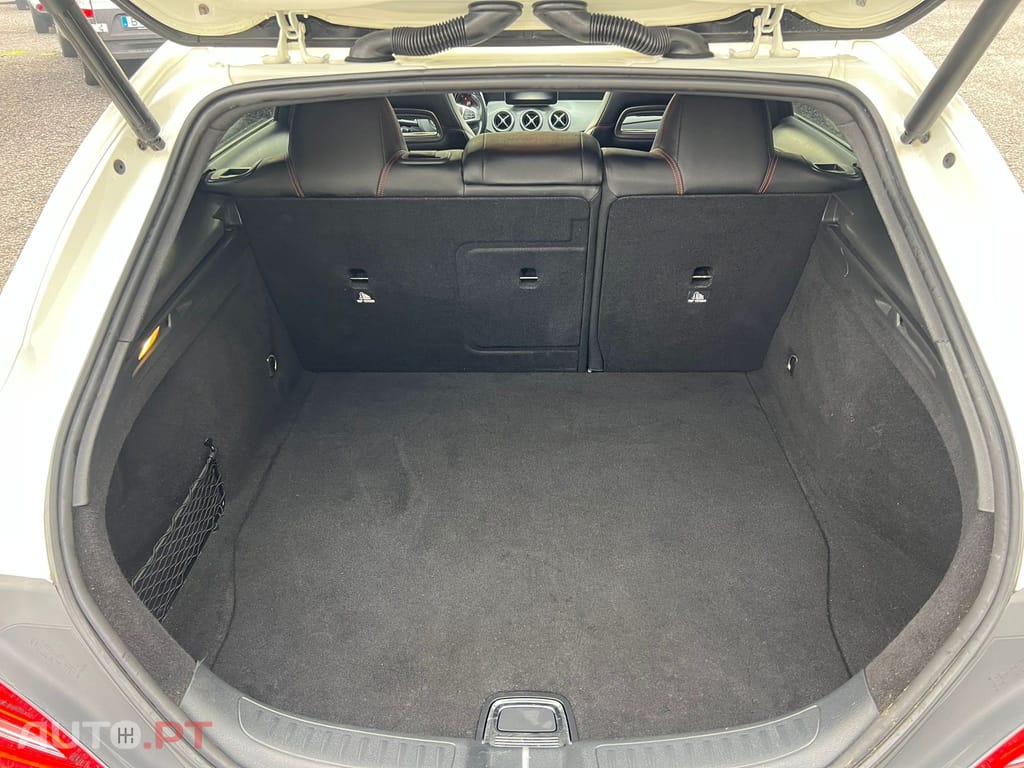 Mercedes-Benz CLA 220 CDi AMG Line Aut.