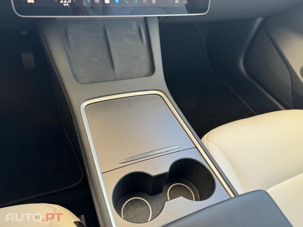 Tesla Model 3 Standard Range Plus RWD