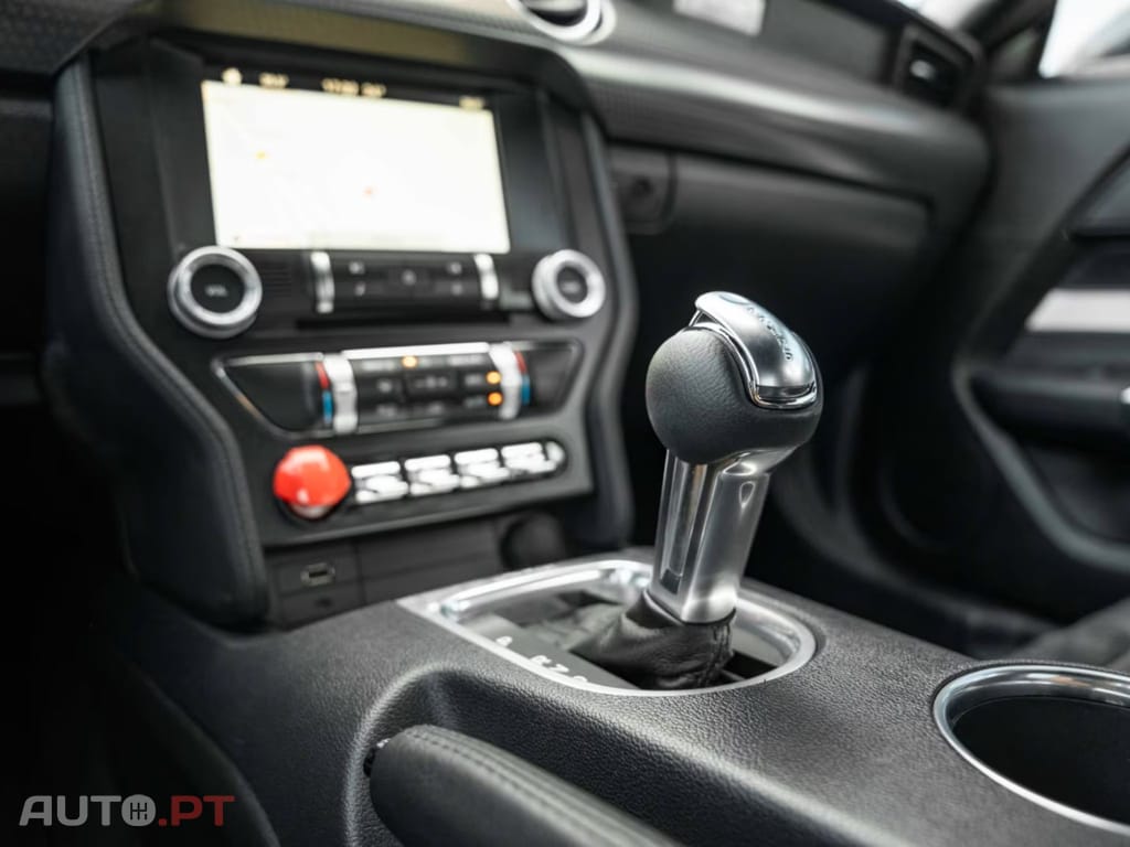 Ford Mustang 2,3 PERFORMA Premium GT 500 SHELBY 