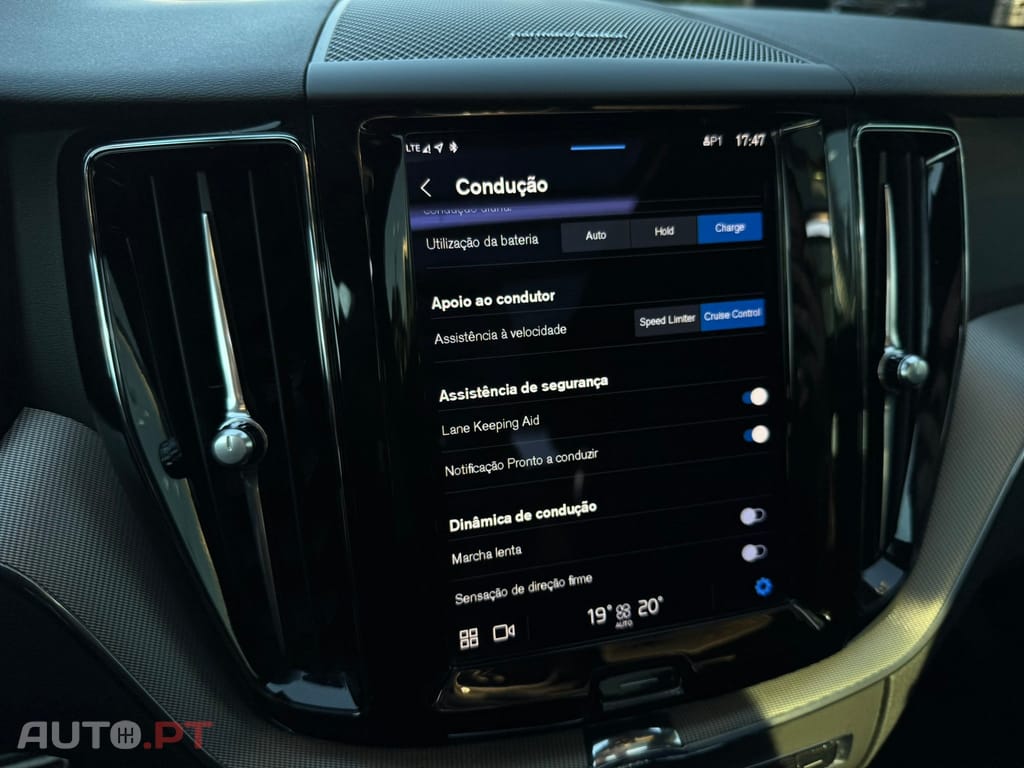 Volvo XC60 2.0 T6 PHEV R-Design AWD