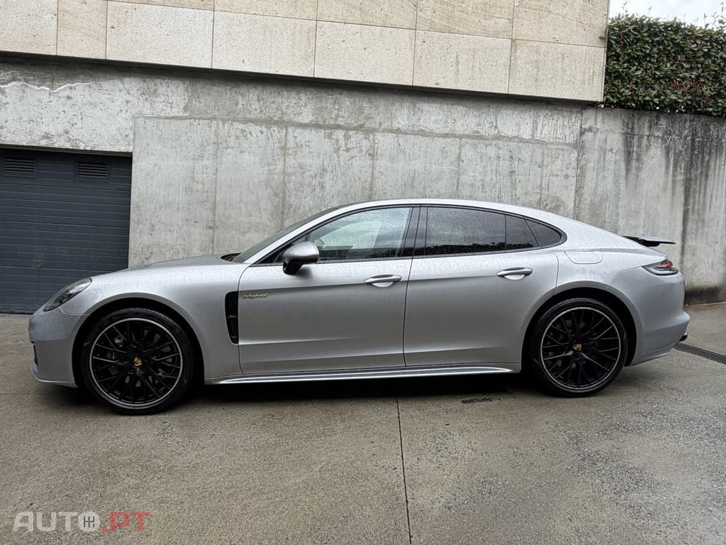 Porsche Panamera 4 E-Hybrid Platinum Edition