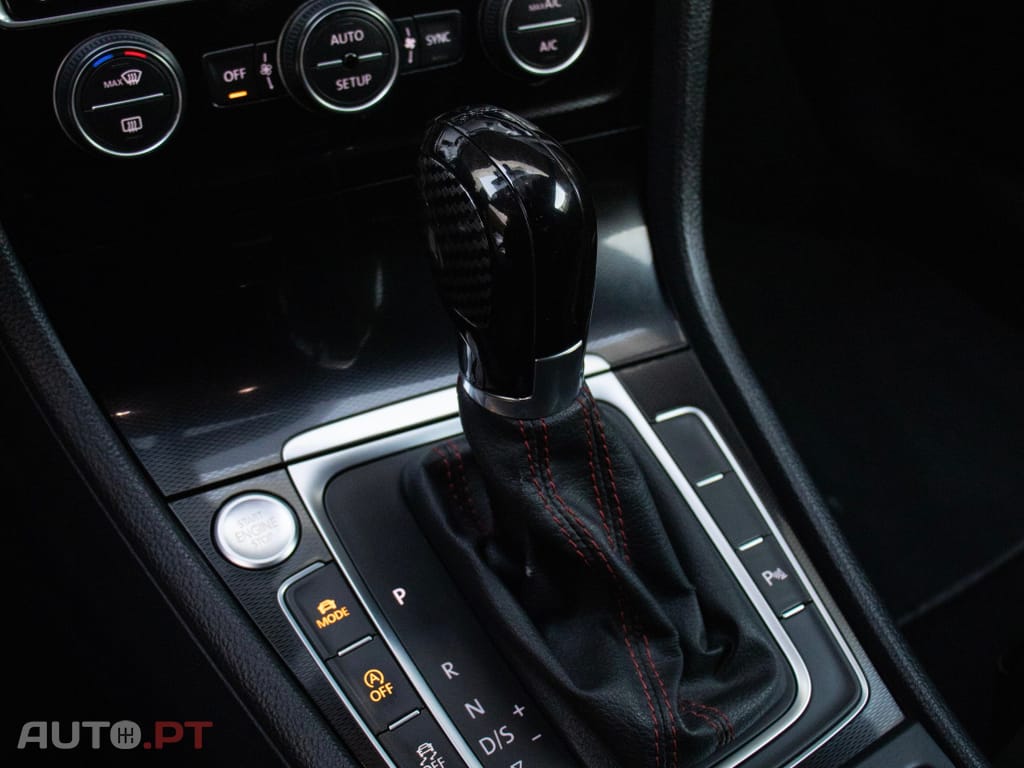 Volkswagen Golf GTI Performance BlueMotion DSG