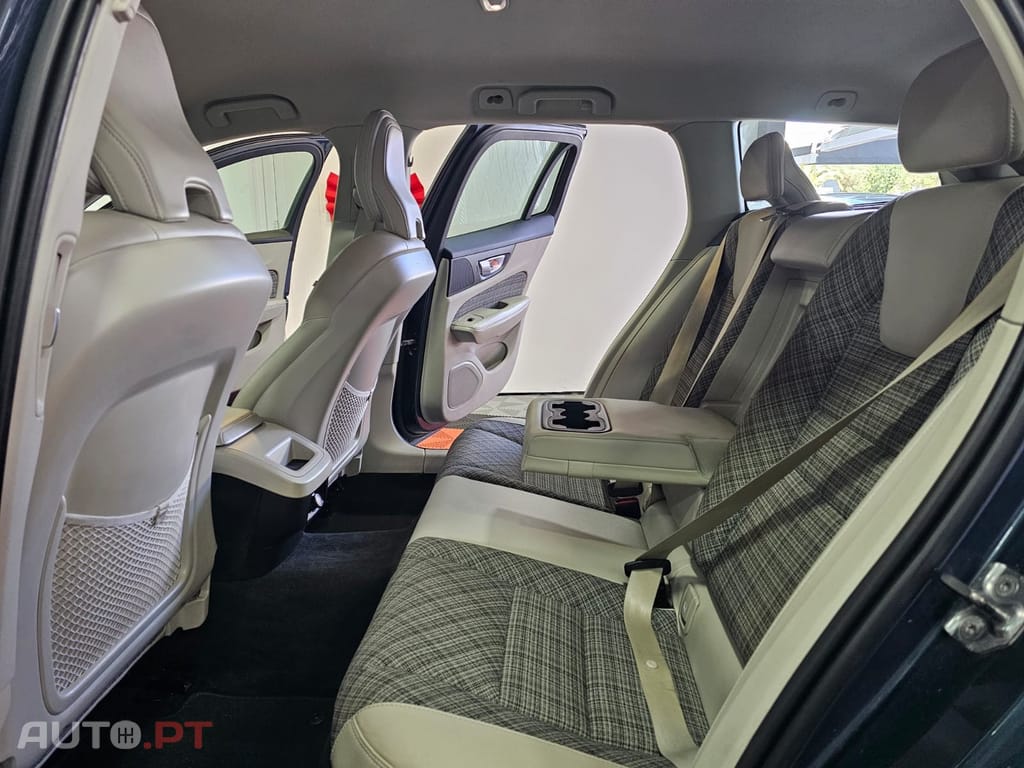 Volvo V60 2.0 D4 Momentum Geartronic