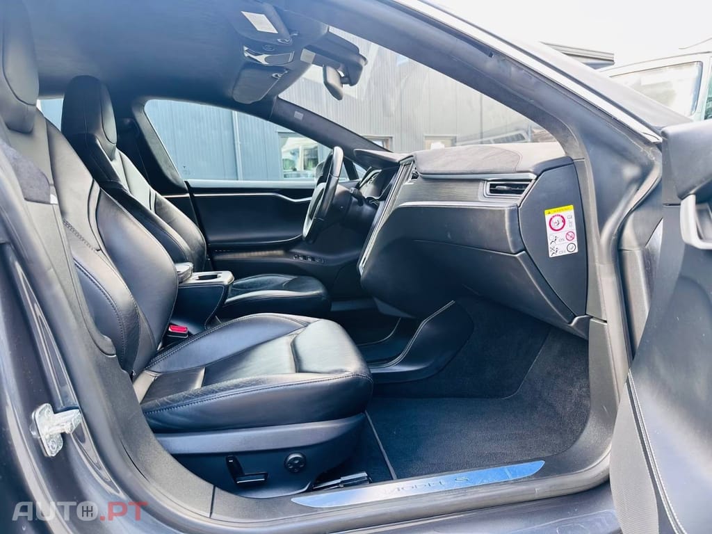 Tesla Model S 85D
