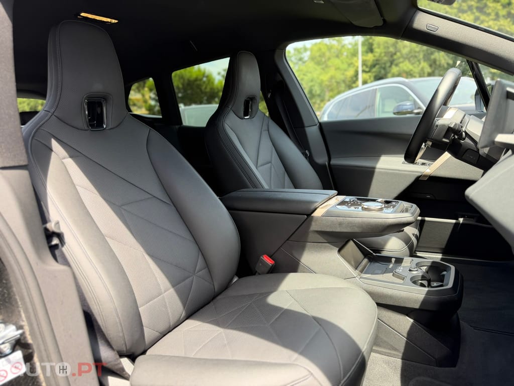BMW iX xDrive 40 Pack Desportivo