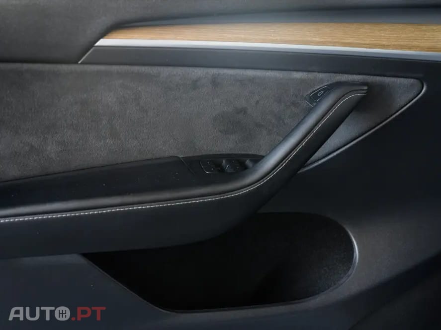 Tesla Model Y Long Range Dual Motor AWD