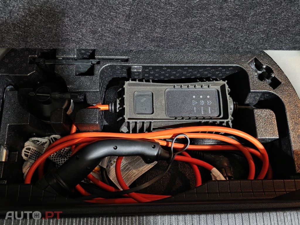 Peugeot E-2008 50 kWh Allure