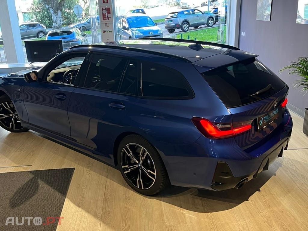 BMW 330 e Pack Desportivo M Auto