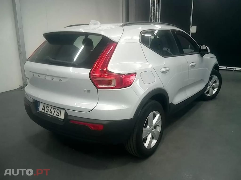 Volvo XC40 1.5 T2 Momentum Core