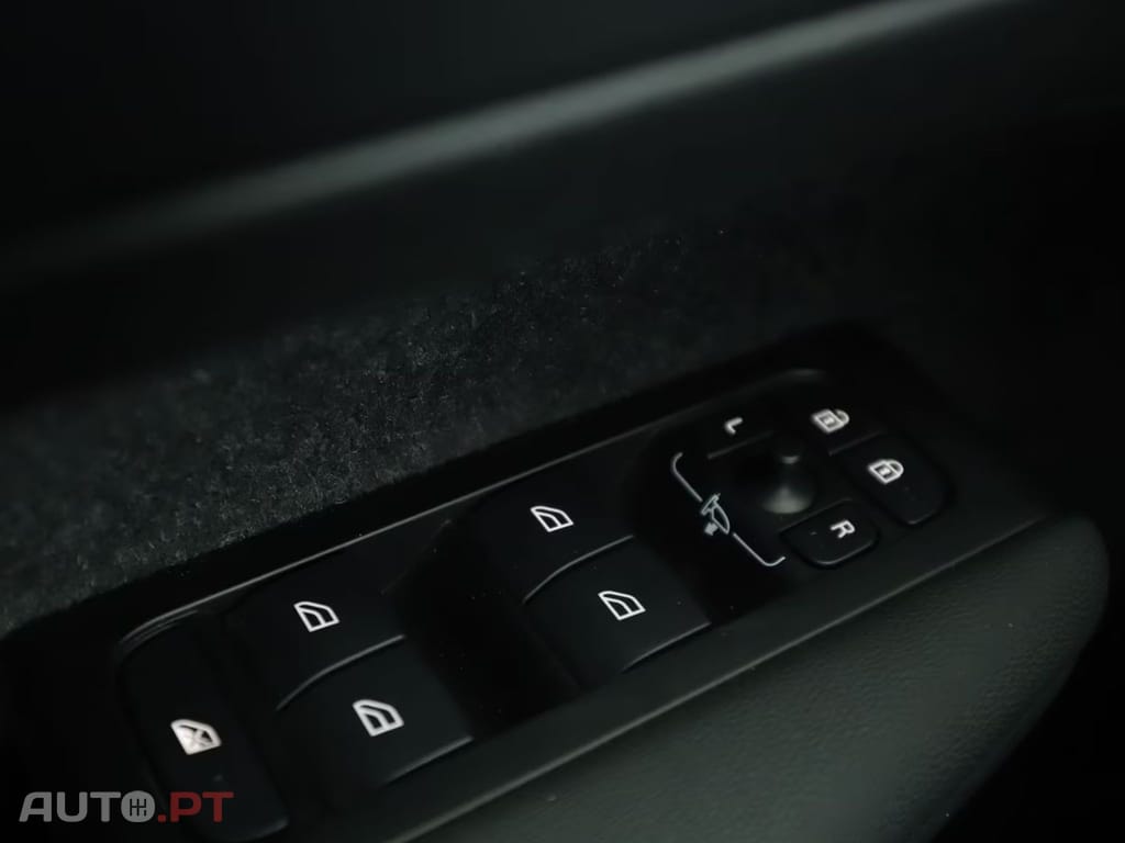 Volvo XC40 T5 Recharge R Design I.V.A DEDUTIVEL